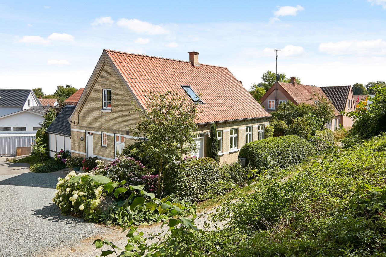 image 01